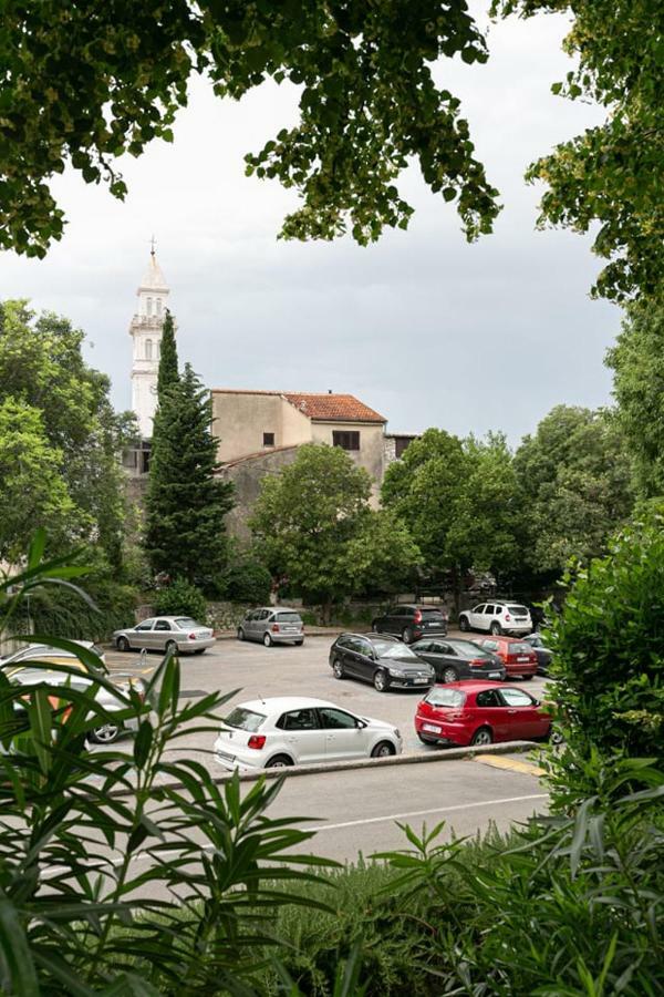 Studio Apartman Old Town โนวีวีโนดอลสกี ภายนอก รูปภาพ